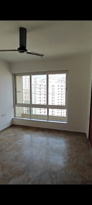 Room in 2 BHK Apartment at Hiranandani Villa Grand, Ghodbunder Road – for Rent