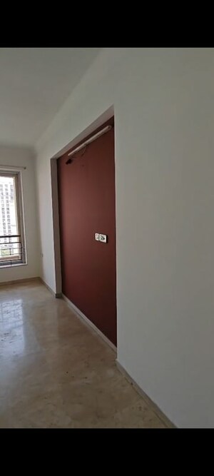 Room in 2 BHK Apartment at Hiranandani Villa Grand, Ghodbunder Road – for Rent