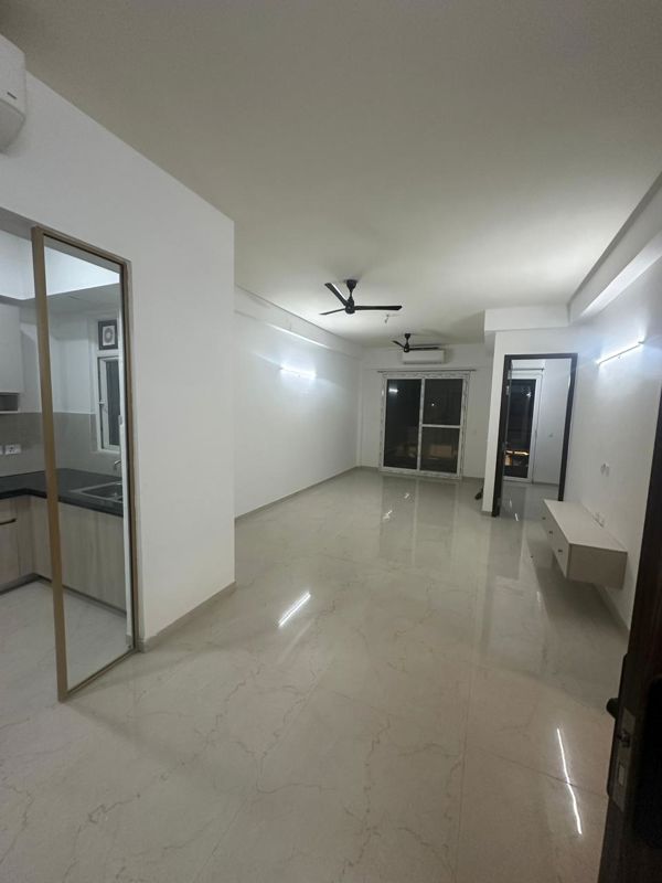 3 BHK + Basement Apartment For Rent in Smart World Orchard
