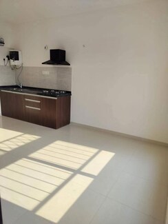 1 RkApartment For Rent in Gera World of Joy