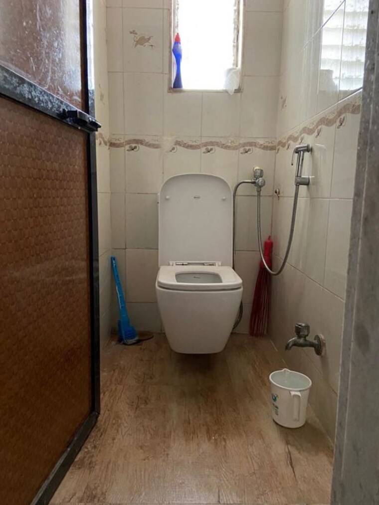 Bathroom, khimawat-bhavan-chs 2 Bedroom 750 Sq.Ft. Apartment In Andheri East Mumbai 10156890