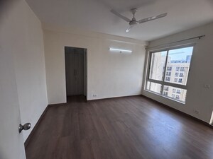 Room in 3 BHK Apartment at Jaypee Kasa Isles, Sector 129 – for Sale