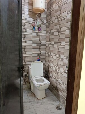 Bathroom in 1 RK Builder Floor at Lajpat Nagar 4 – for Rent