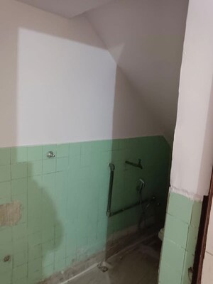Bathroom in 1 RK Builder Floor at Lajpat Nagar 4 – for Rent