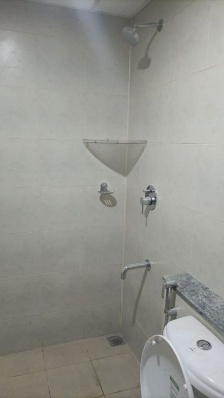 Bathroom, bhartiya-nikoo-homes-phase-2 3 Bedroom 1495 Sq.Ft. Apartment In Thanisandra Main Road Bangalore 10156996