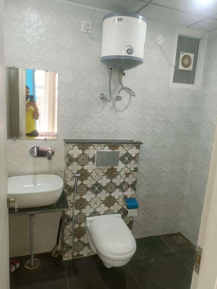 Bathroom, maxxus-elanza 3 Bedroom 1710 Sq.Ft. Apartment In International Airport Road Zirakpur 10156981