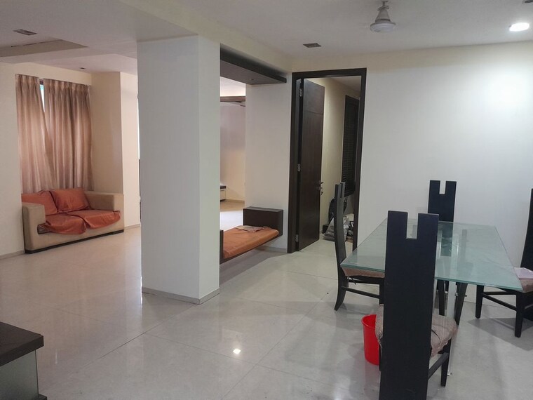 Room, ip extension 6 Bedroom 3400 Sq.Ft. Apartment In Ip Extension Delhi 10130889