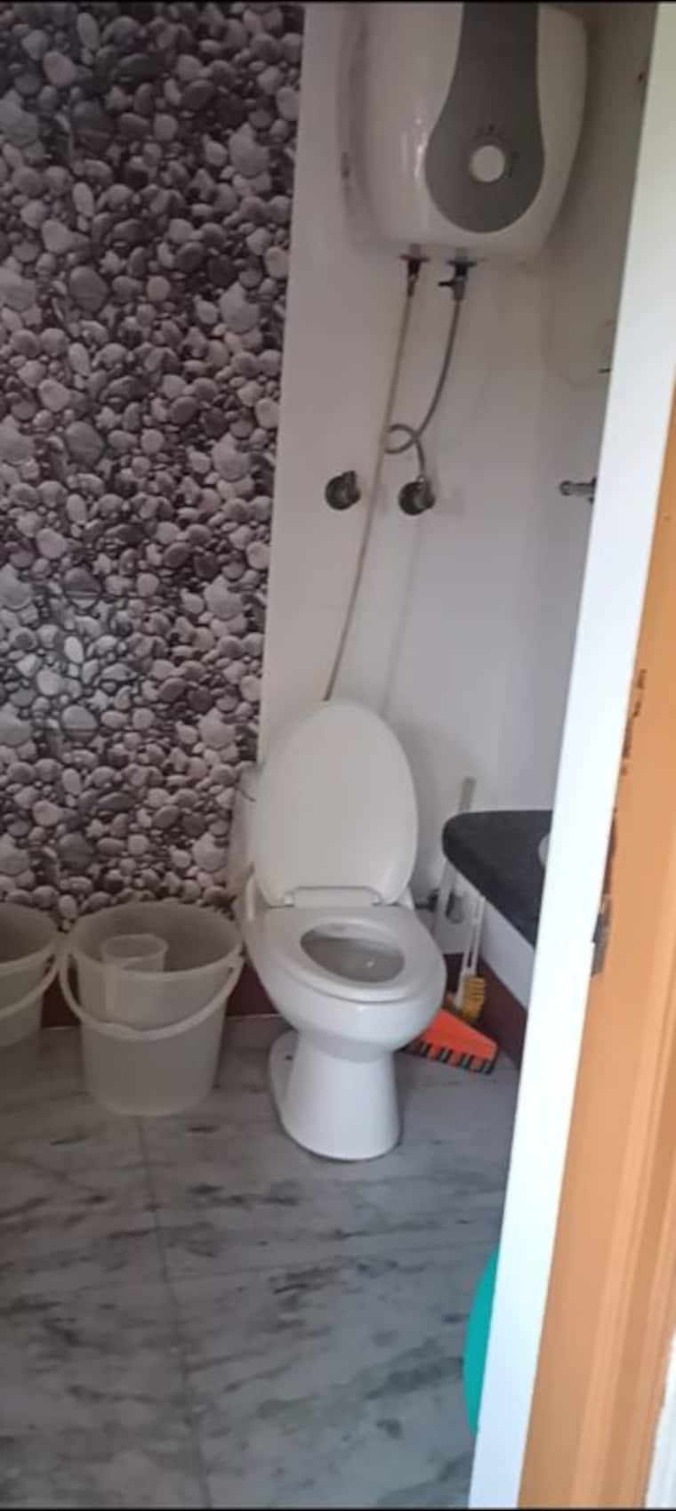 Bathroom, ip extension 3 Bedroom 1400 Sq.Ft. Apartment In Ip Extension Delhi 10128908