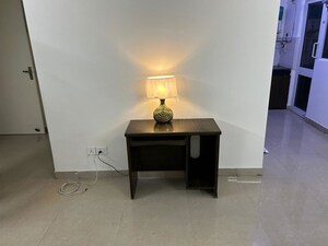 Room in 3 BHK Apartment at Antriksh Golf View - II, Sector 78 – for Rent