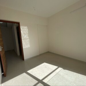 Room in 1 BHK Apartment at Lalani Velentine Apartment VI, Goregaon East – for Rent