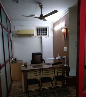  Office Space For Rent in Hazratganj