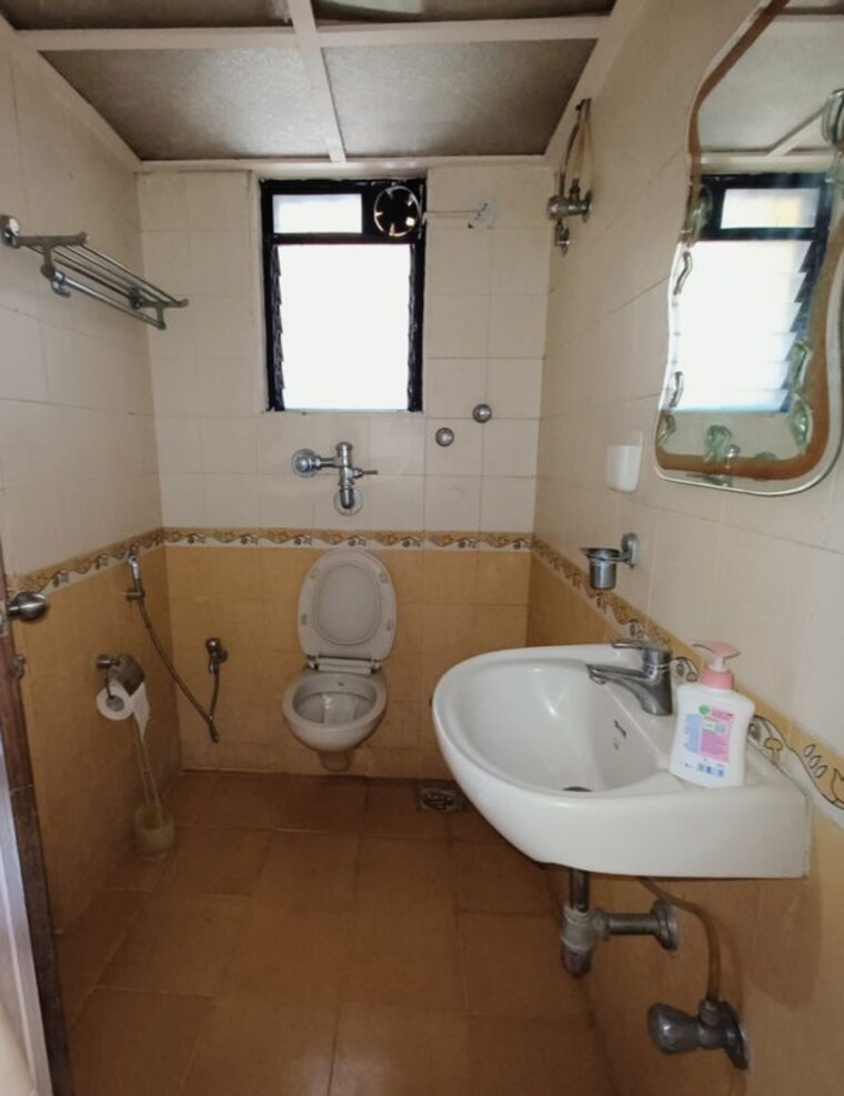 Bathroom, kalpavriksha-apartment 2 Bedroom 1050 Sq.Ft. Apartment In Vasant Vihar Thane 10157094