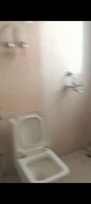 Bathroom in 2.5 BHK Apartment at Hawelia Valencia Square, Sector 1 Greater Noida – for Rent