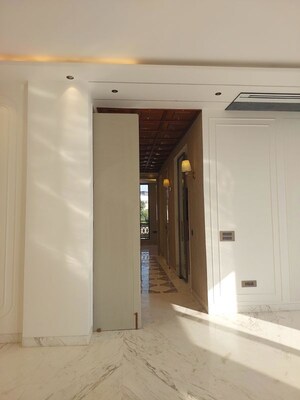 Building Lobby in 3 BHK Builder Floor at Defence Colony – for Sale