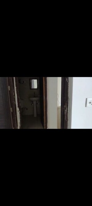 Room in 2 BHK Apartment at Amaatra Homes, Sector 10 Greater Noida – for Sale