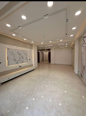 Room in 4 BHK Builder Floor at Sushant Lok 2, Sector 57 – for Sale