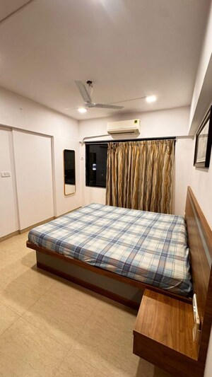 Bedroom in 2 BHK Apartment at Kiran Towers, Malad West – for Rent
