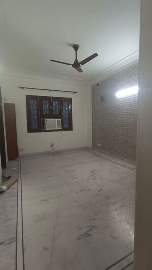 Room in 3 BHK Builder Floor at Malviya Nagar – for Rent