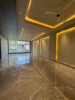 4 BHK + Pooja Room,Servant Room Builder Floor For Rent in Greater Kailash I