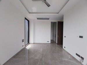 Room in 4 BHK Builder Floor at Defence Colony – for Sale