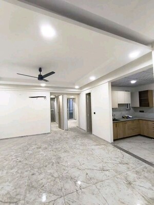 Room in 3 BHK Apartment at Palm Residency Chhatarpur, Chattarpur – for Rent