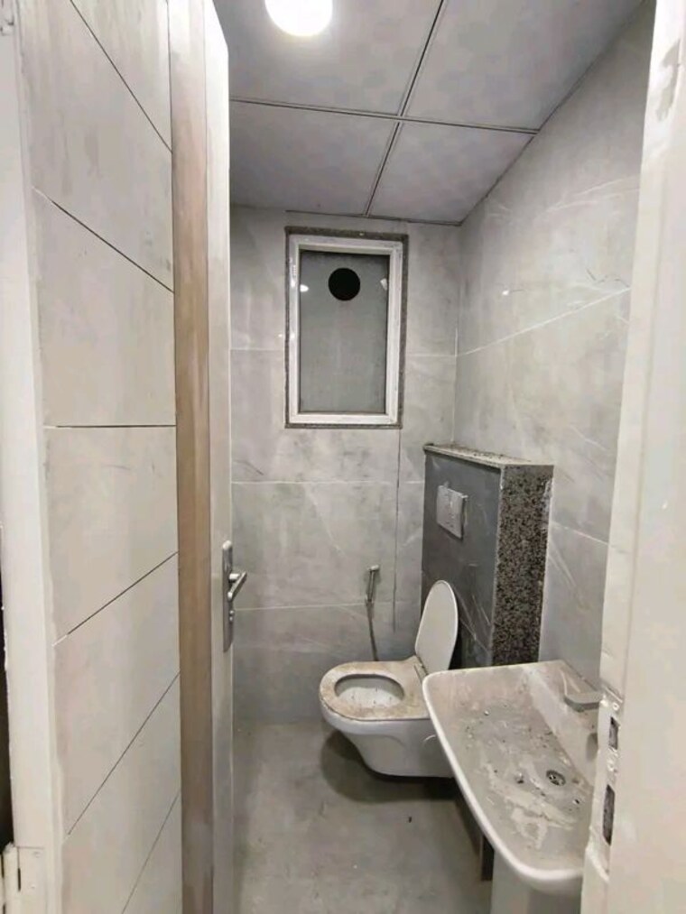 Bathroom, palm-residency-chhatarpur 3 Bedroom 12500 Sq.Ft. Apartment In Chattarpur Delhi 10157232