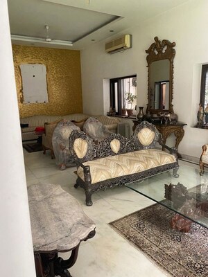 Living Room in 6+ BHK Villa at Hauz Khas – for Rent