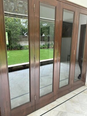 Room in 6+ BHK Villa at Hauz Khas – for Rent