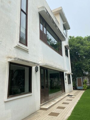 6+ BHK Villa – Exterior View View at Hauz Khas - for Rent
