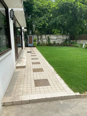 Balcony in 6+ BHK Villa at Hauz Khas – for Rent