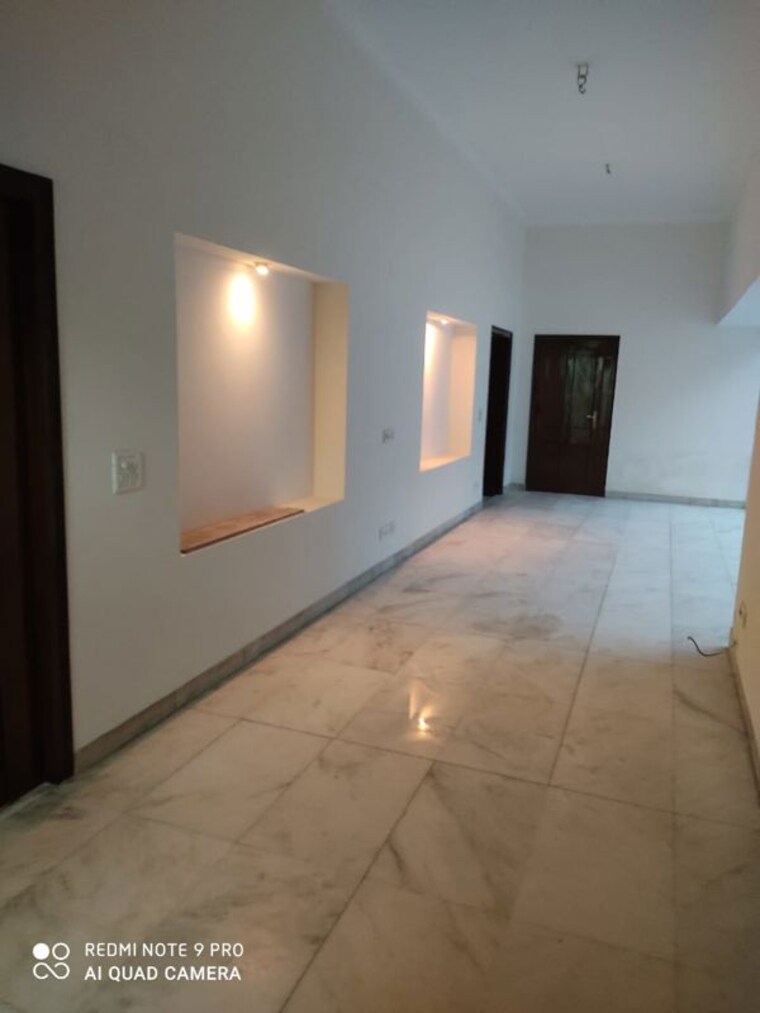 Room, hauz khas 6+ Bedroom 1150 Sq.Yd. Villa In Hauz Khas Delhi 10157248