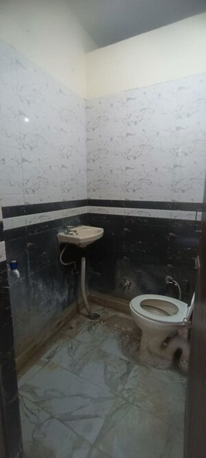 Furnished Amenities in 1 RK Builder Floor at Mukherjee Nagar – for Rent