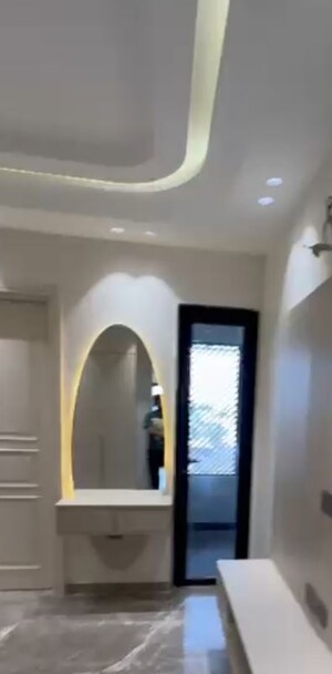 Building Lobby in 2.5 BHK Builder Floor at Mukherjee Nagar – for Rent