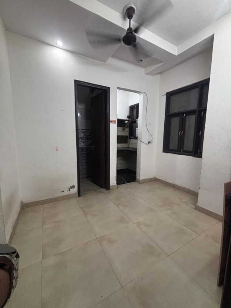 Room, mukherjee nagar 1 RK 160 Sq.Ft. Builder Floor In Mukherjee Nagar Delhi 10157276