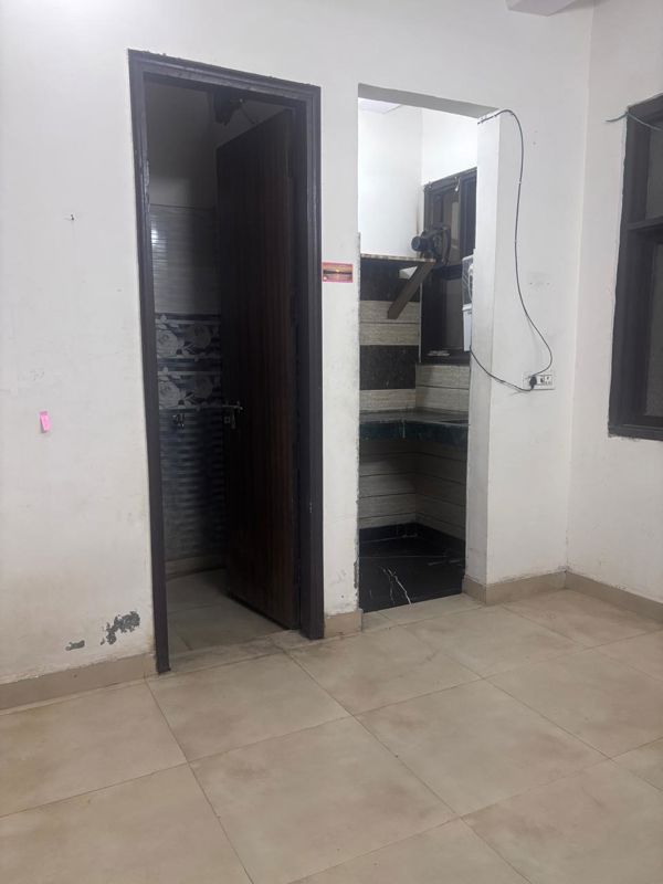 1 RkBuilder Floor For Rent in Mukherjee Nagar