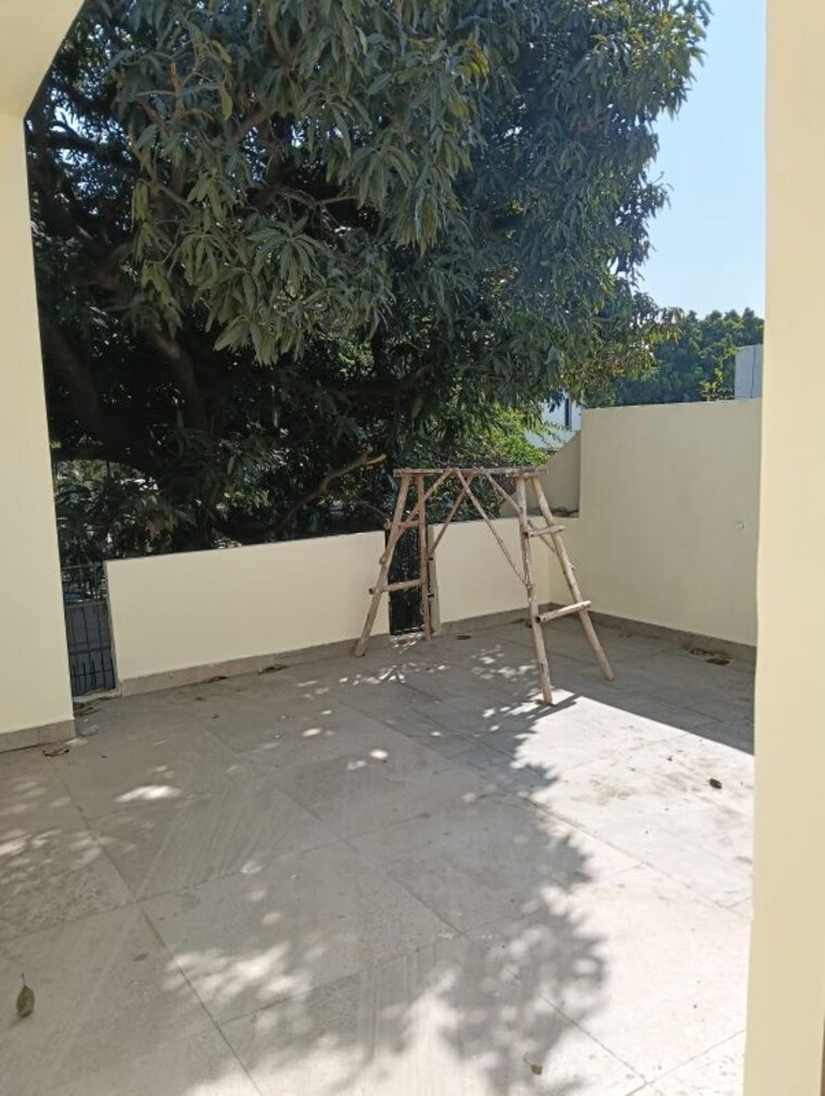  Parking, sector 11 3 Bedroom 4500 Sq.Ft. Builder Floor In Sector 11 Chandigarh 10157286