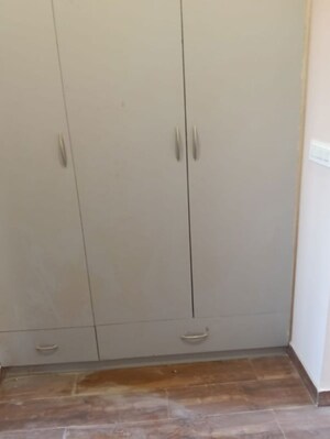 Furnished Amenities in 3 BHK Builder Floor at Sector 11 – for Rent