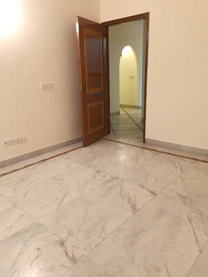 Room in 3 BHK Builder Floor at Hauz Khas – for Rent