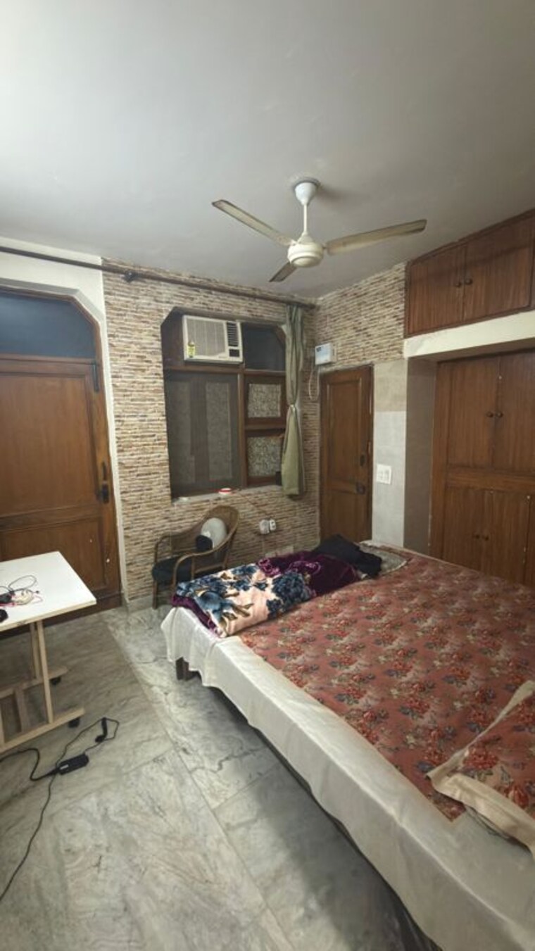  Parking, malviya nagar 2 Bedroom 100 Sq.Yd. Builder Floor In Malviya Nagar Delhi 10150016