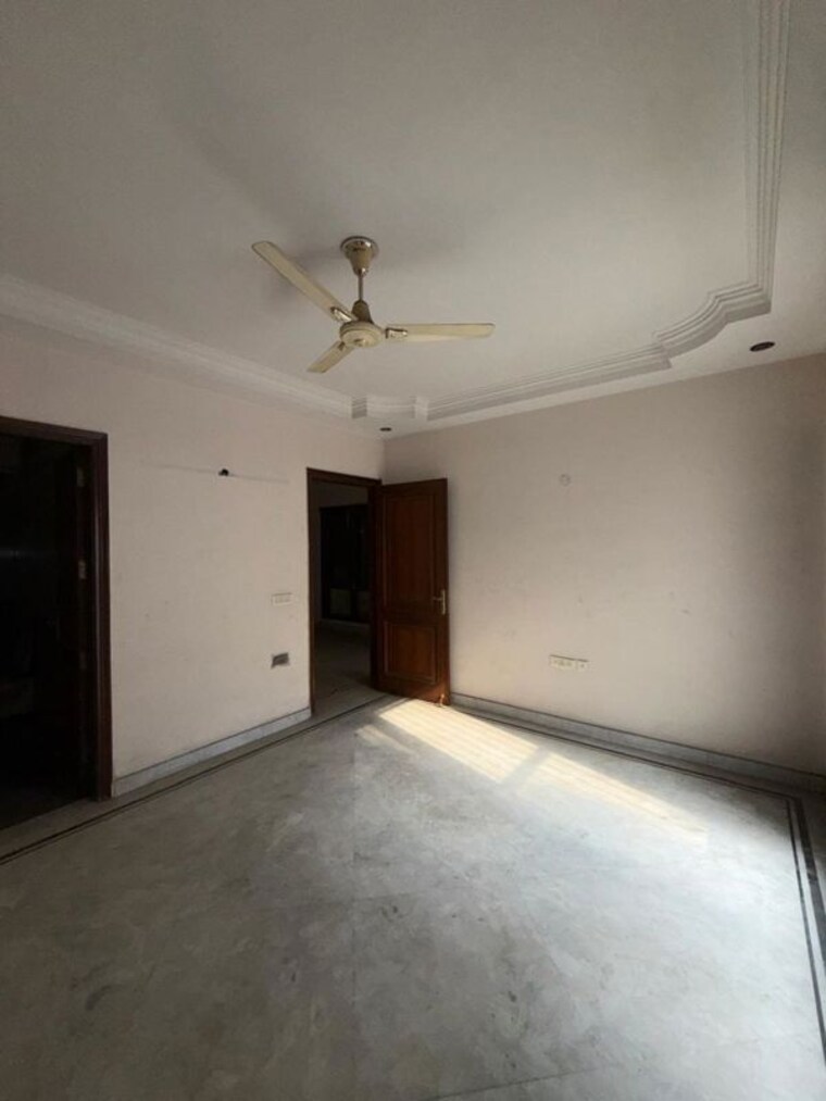 Room, new friends colony 3 Bedroom 2200 Sq.Ft. Builder Floor In New Friends Colony Delhi 10157308