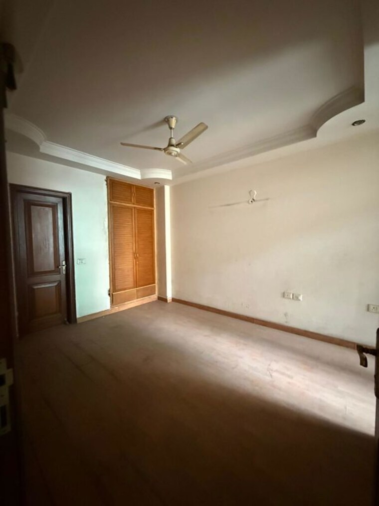 Room, new friends colony 3 Bedroom 2200 Sq.Ft. Builder Floor In New Friends Colony Delhi 10157308