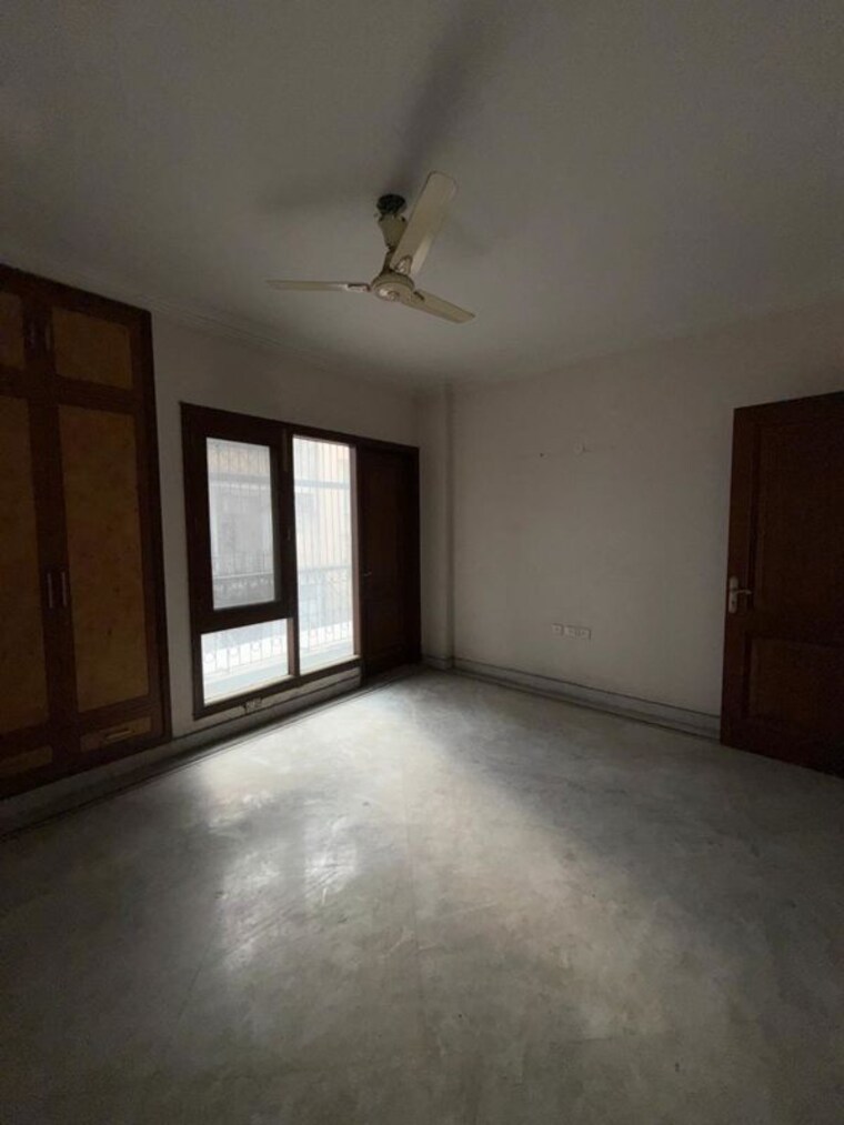 Room, new friends colony 3 Bedroom 2200 Sq.Ft. Builder Floor In New Friends Colony Delhi 10157308