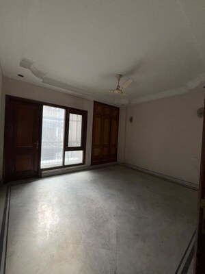 Room in 3 BHK Builder Floor at New Friends Colony – for Sale