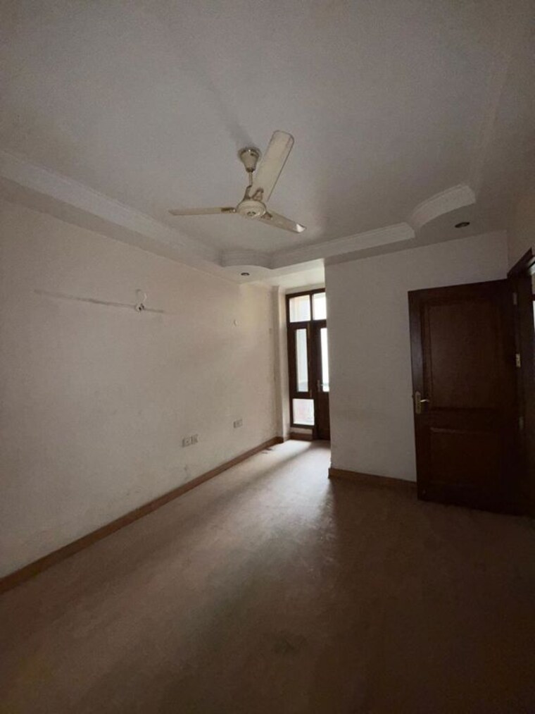 Room, new friends colony 3 Bedroom 2200 Sq.Ft. Builder Floor In New Friends Colony Delhi 10157308