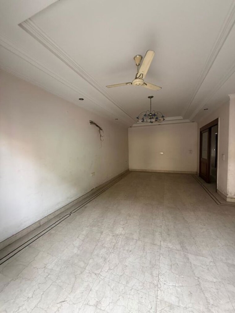 Room, new friends colony 3 Bedroom 2200 Sq.Ft. Builder Floor In New Friends Colony Delhi 10157308