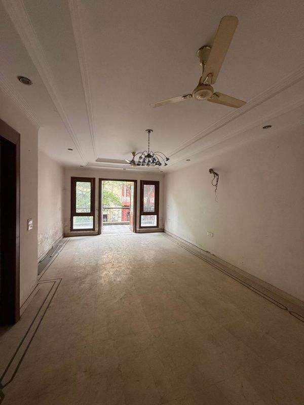 3 BHK + Servant Room Builder Floor For Sale in New Friends Colony