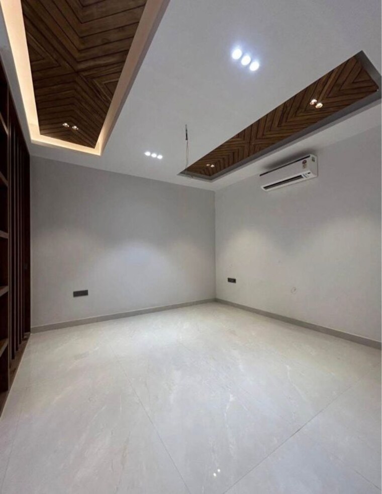 Room, ansal-api-versalia 3 Bedroom 180 Sq.Yd. Builder Floor In Sector 67a Gurgaon 10157324