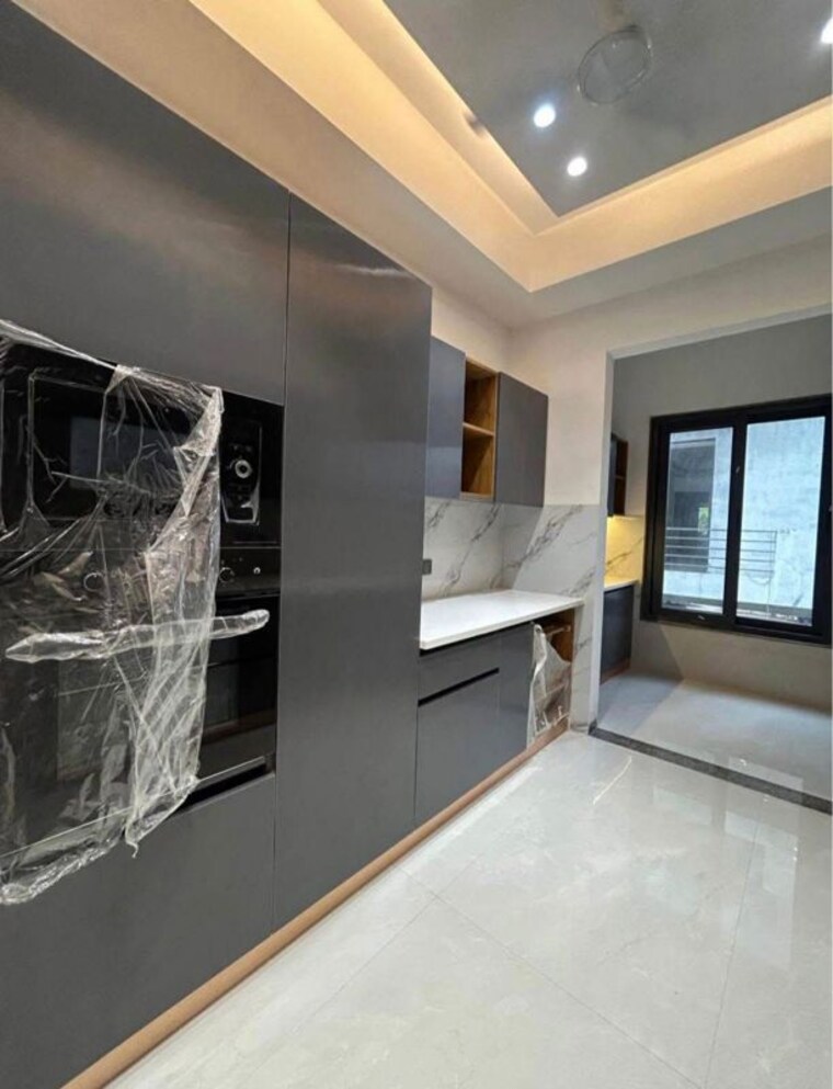 Kitchen, ansal-api-versalia 3 Bedroom 180 Sq.Yd. Builder Floor In Sector 67a Gurgaon 10157324