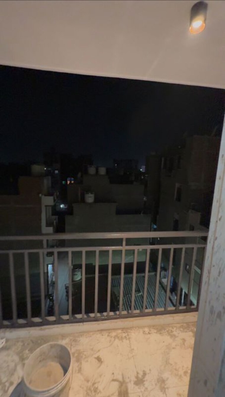 Balcony, sangam vihar 2 Bedroom 65 Sq.Yd. Apartment In Sangam Vihar Delhi 10157331