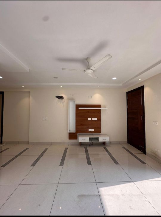 5 BHK + Pooja Room,Servant Room,Study Room,Extra Room Independent House For Rent in Sector 34
